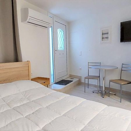 Athens Plaka Family Suites الغرفة الصورة